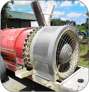 Airblast sprayer with deflectors.