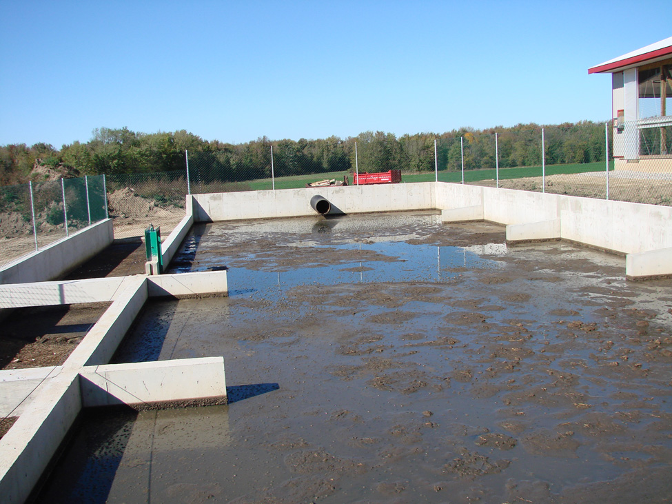 Settling system used with flush flume