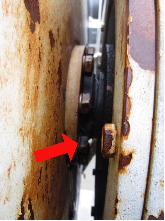 Location of the shaft that connects the Hoist drum and reduction gear