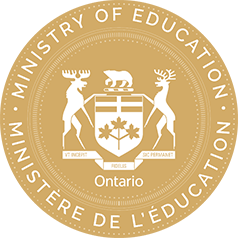 Image d'un sceau circulaire pour le ministère de l'Éducation de l'Ontario. Sur l'anneau extérieur, on peut lire « MINISTRY OF EDUCATION » en haut et « MINISTÈRE DE L'ÉDUCATION » en bas. À l'intérieur, un bouclier contenant trois feuilles d'érable et un ours sur le dessus est flanqué de deux cerfs dressés. Une bannière sous l’écu affiche la devise latine « UT INCEPIT FIDELIS SIC PERMANET ». Le mot « Ontario » apparaît au-dessous de la bannière.
