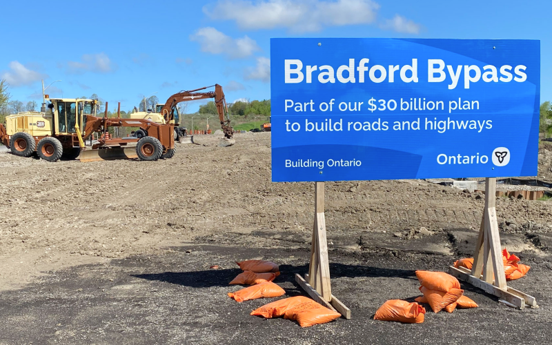 Panneau de chantier de la déviation de Bradford sur un chantier de construction.