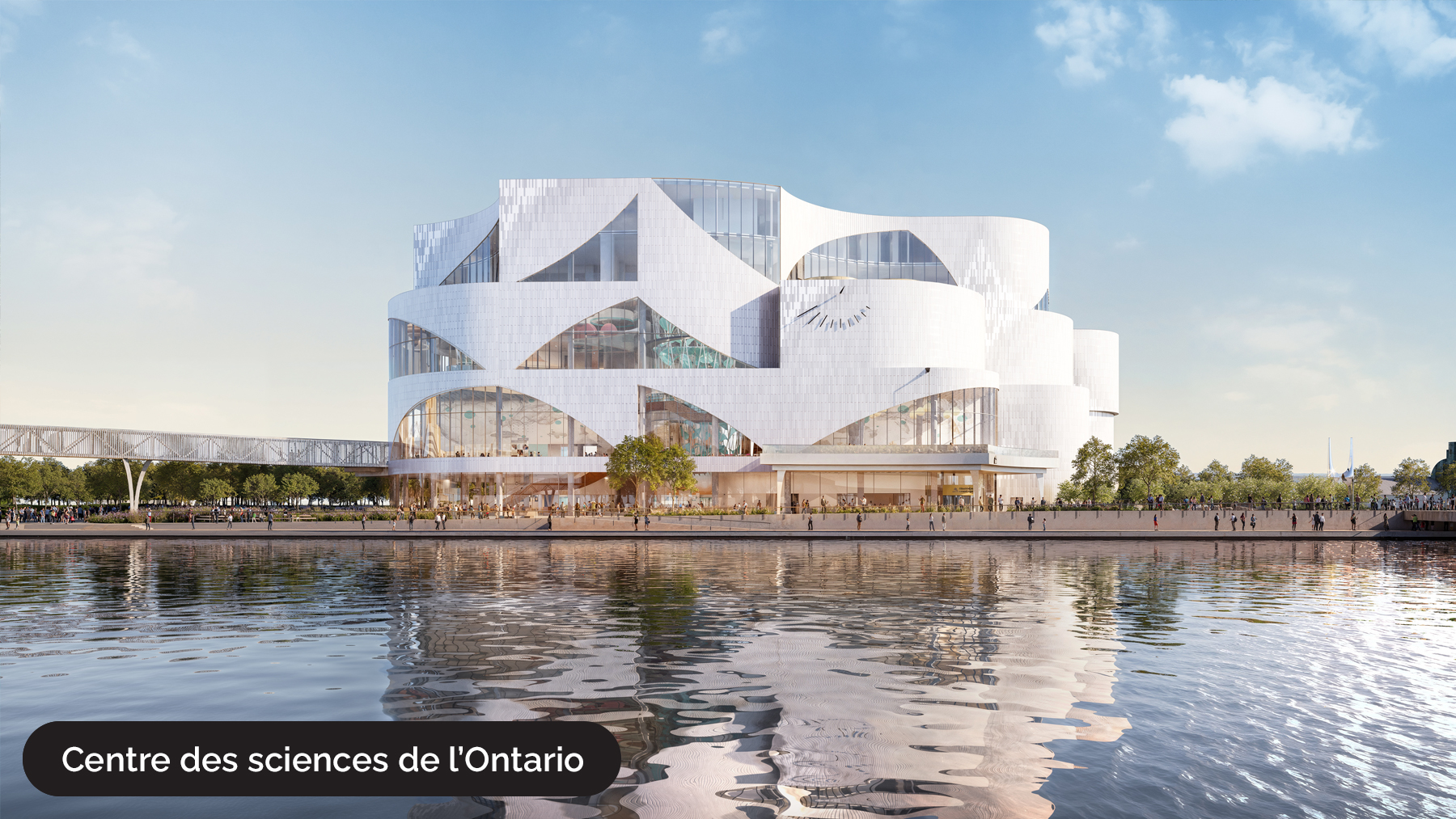 Centre des sciences de l’Ontario — nouveau bâtiment, côté sud, vue vers le nord à travers l’eau.