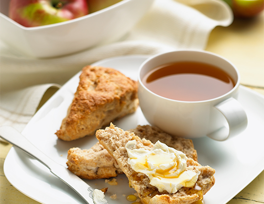Scones à la pomme, à la cannelle et aux noix