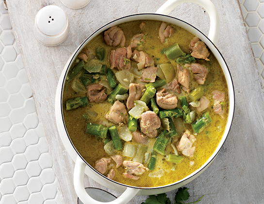 Green Curry Chicken with Asparagus | Foodland Ontario