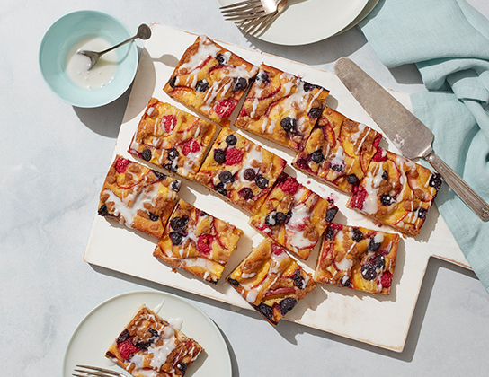 Nectarine and Berry Buckle Cake | Foodland Ontario