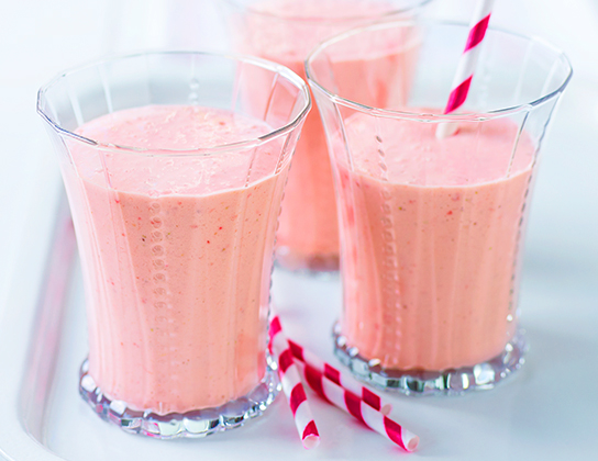 Lait frappé au gâteau au fromage et aux fraises